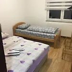 Apartman Lara *