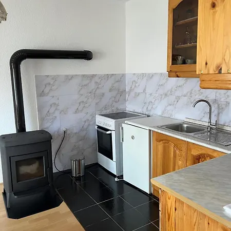 Lara * クープレス