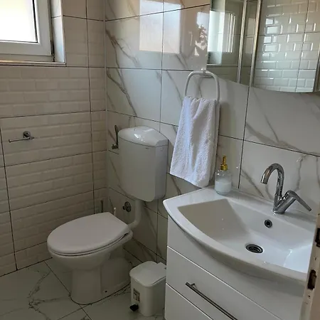 Lara Appartement *