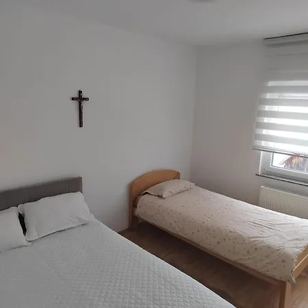 Lara Appartement *